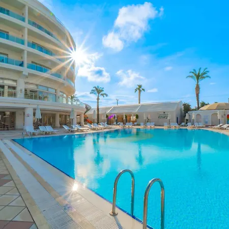 Pineta Park Deluxe Отель 5*
